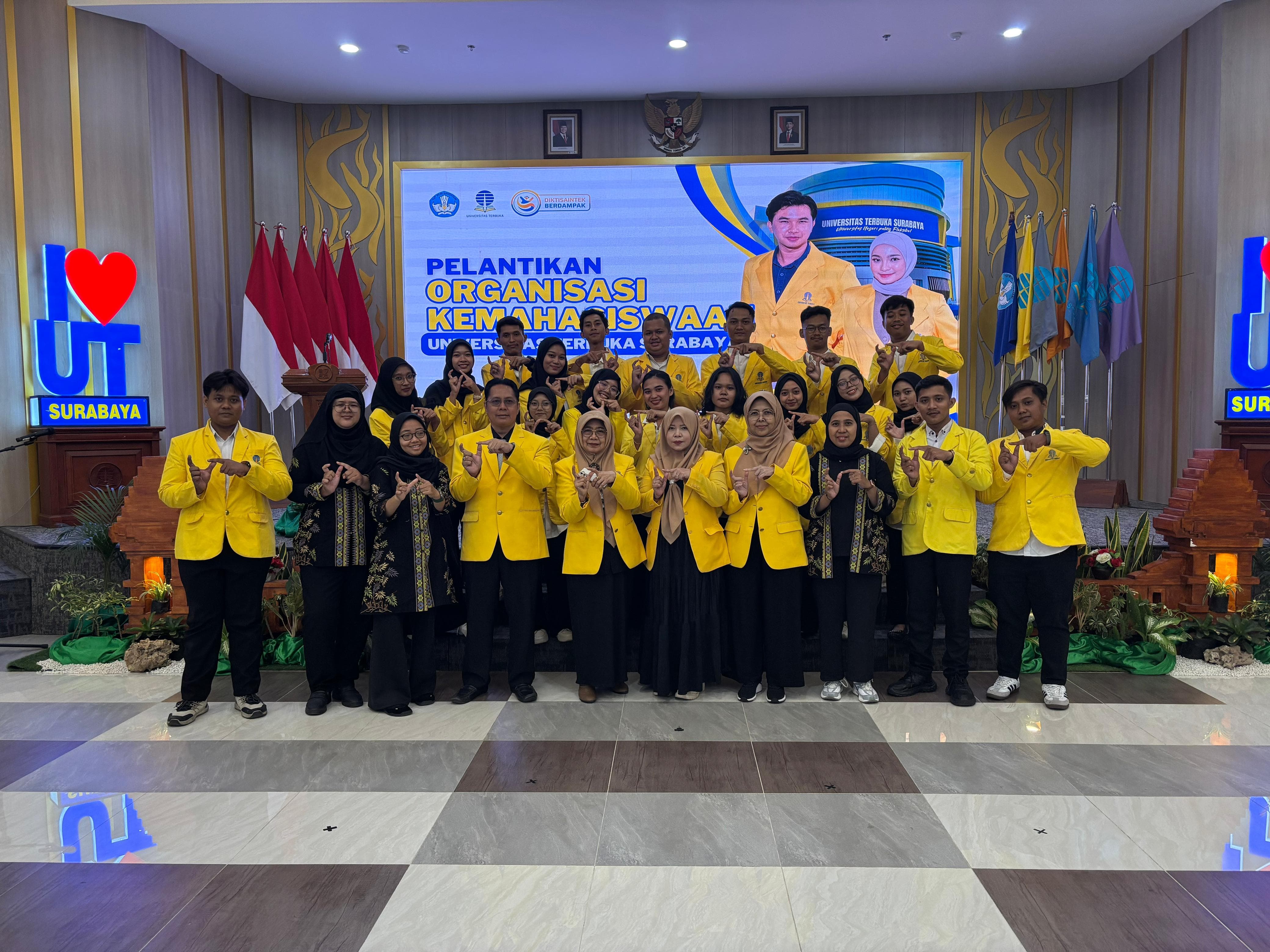 Pelantikan Pengurus ORMAWA UT Surabaya 2025-2027: Wujud Regenerasi dan Semangat Baru Mahasiswa Terbuka