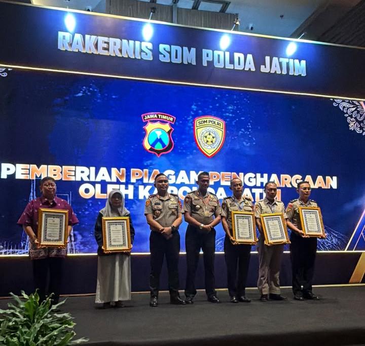 Universitas Terbuka Surabaya Terima Penghargaan dari Kapolda Jatim atas Sinergi dan Kerjasama Aktif dengan Biro SDM